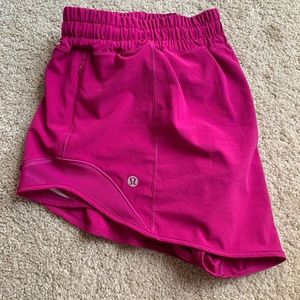 Lululemon Ripened Raspberry Hotty Hot shorts